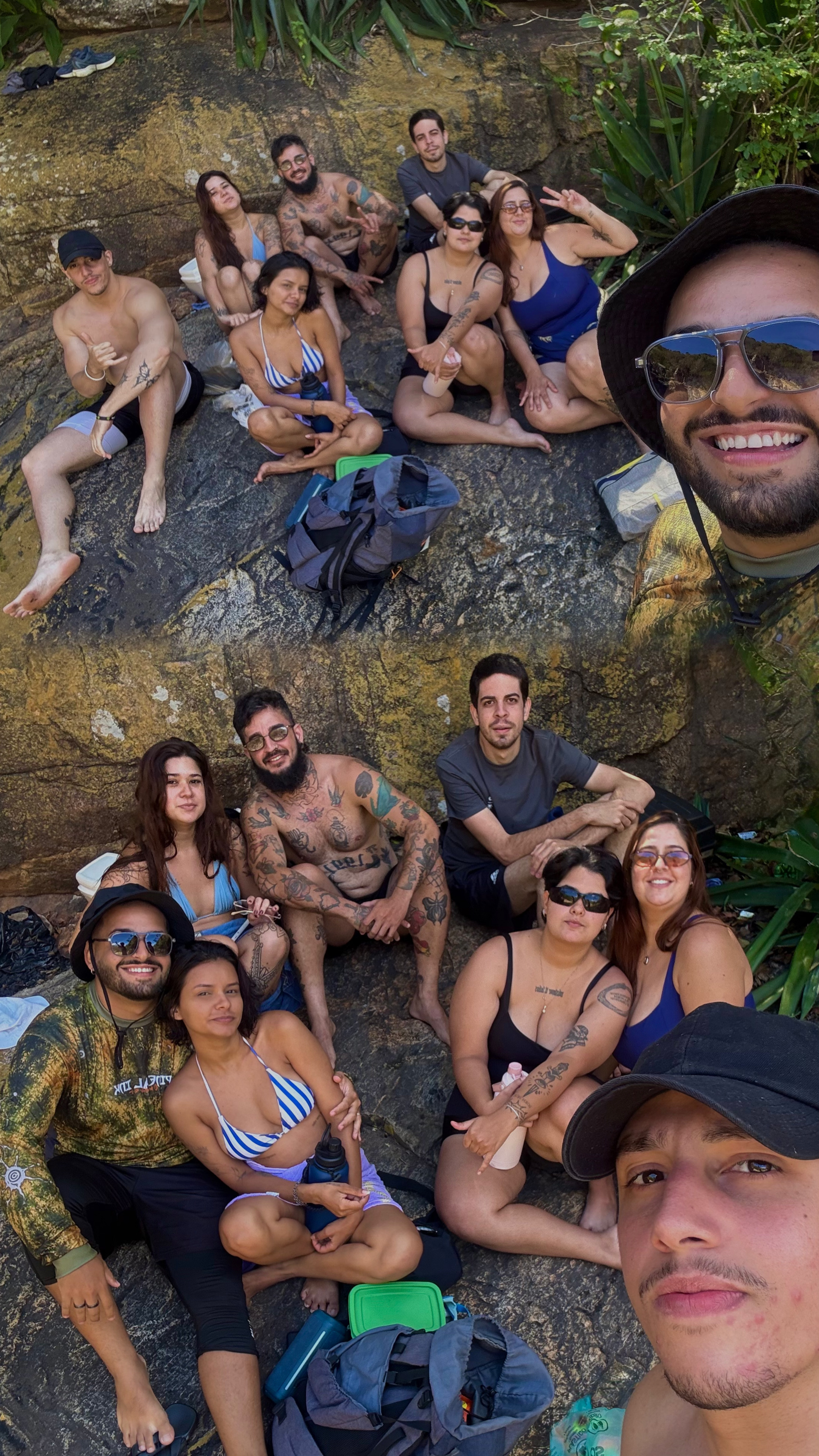 Participantes da OVERTRIP RIDERS durante a trilha